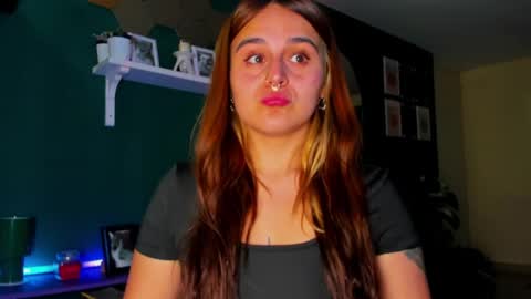 Snapshot of evy_orange1 chatting on May 5, 11:57 pm EVY online show from May 5, 11:57 pm