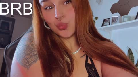 Snapshot of evy_orange1 chatting on May 27, 1:57 am EVY online show from May 27, 1:57 am