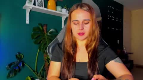 Snapshot of evy_orange1 chatting on June 16, 1:30 am EVY online show from June 16, 1:30 am