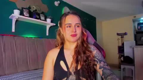 Snapshot of evy_orange1 chatting on July 21, 12:57 am EVY online show from July 21, 12:57 am