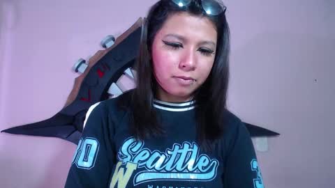 Im Evy online show from December 5, 4:47 pm