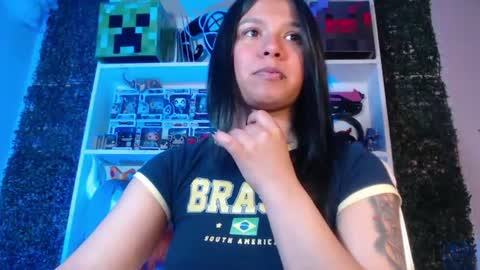 Snapshot of evybubbles_ chatting on June 16, 4:20 pm Im Evy online show from June 16, 4:20 pm
