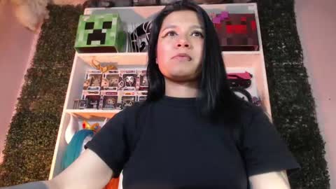 Snapshot of evybubbles_ chatting on June 26, 2:05 am Im Evy online show from June 26, 2:05 am