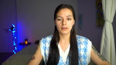 ewelynscott online show from December 1, 3:50 pm