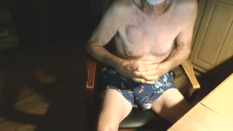 ewjackaz online show from April 3, 4:10 am