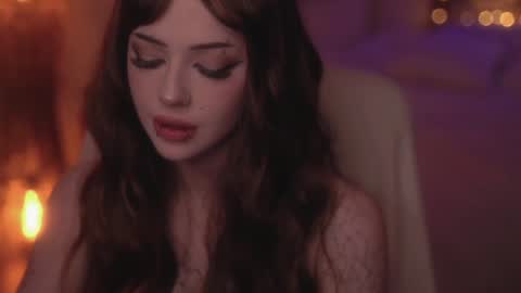 Snapshot of ex_angel chatting on December 11, 12:33 am Alyson online show from December 11, 12:33 am