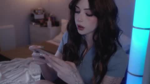 Snapshot of ex_angel chatting on February 22, 10:18 am Alyson online show from February 22, 10:18 am