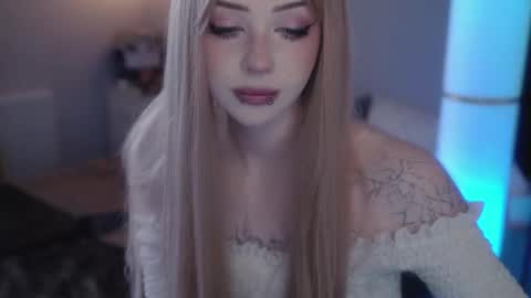 Snapshot of ex_angel chatting on February 25, 11:19 am Alyson online show from February 25, 11:19 am