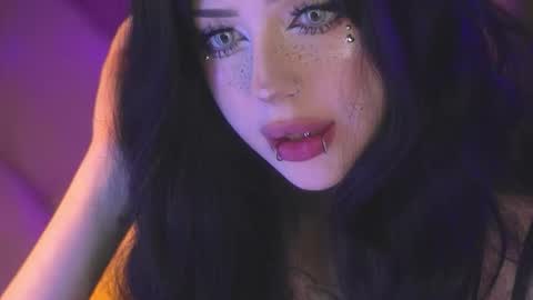 Snapshot of ex_angel chatting on January 5, 8:01 pm Alyson online show from January 5, 8:01 pm