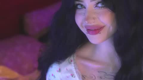 Snapshot of ex_angel chatting on January 8, 9:17 pm Alyson online show from January 8, 9:17 pm