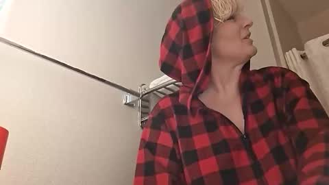 Snapshot of excitmama chatting on March 3, 10:54 am excitmama online show from March 3, 10:54 am