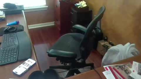 Snapshot of exhibitman69_ldb chatting on May 17, 10:17 pm exhibitman69_ldb online show from May 17, 10:17 pm