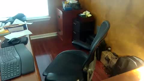Snapshot of exhibitman69_ldb chatting on June 2, 3:58 pm exhibitman69_ldb online show from June 2, 3:58 pm