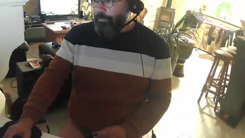 Snapshot of exibdevil chatting on December 2, 9:17 pm Gio online show from December 2, 9:17 pm