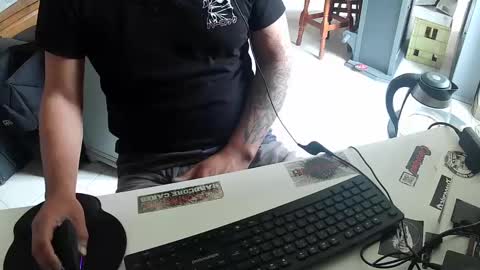 Snapshot of exibdevil chatting on December 28, 11:30 am Gio online show from December 28, 11:30 am