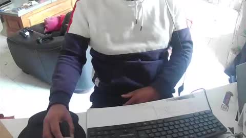 Snapshot of exibdevil chatting on September 25, 5:05 pm Gio online show from September 25, 5:05 pm