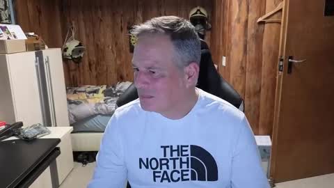 Snapshot of exibe1219 chatting on January 22, 2:14 pm exibe1219 online show from January 22, 2:14 pm