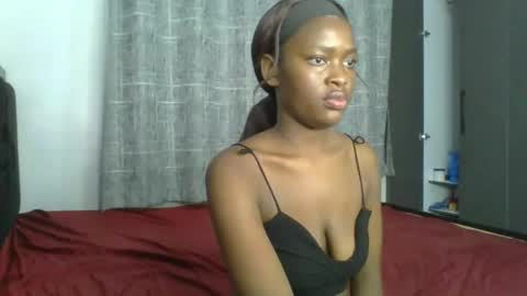 Snapshot of exotic_cutiee chatting on June 9, 6:41 pm exotic_cutiee online show from June 9, 6:41 pm