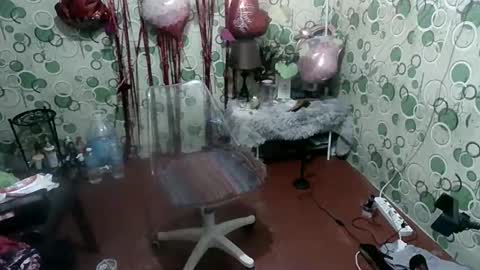 Snapshot of exoticapril01 chatting on February 19, 11:06 am exoticapril01 online show from February 19, 11:06 am