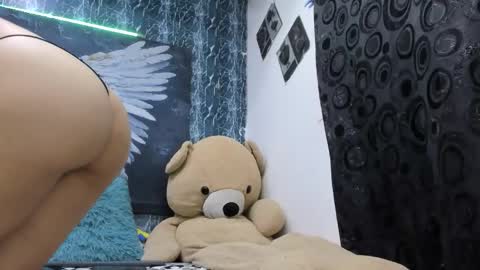 Snapshot of exotichot_couple chatting on May 2, 12:04 am exotichot_couple online show from May 2, 12:04 am