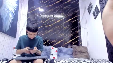 Snapshot of exotichot_couple chatting on May 10, 10:48 pm exotichot_couple online show from May 10, 10:48 pm