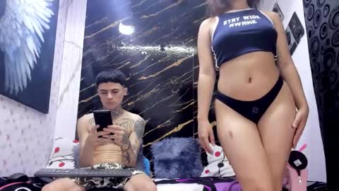 Snapshot of exotichot_couple chatting on May 17, 10:06 pm exotichot_couple online show from May 17, 10:06 pm