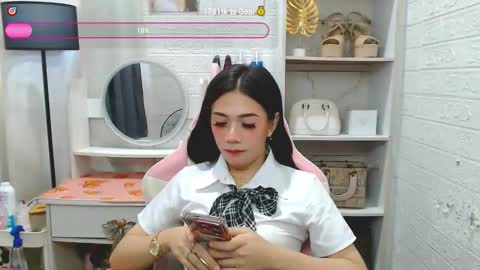 exotictssavie online show from October 23, 2:44 am