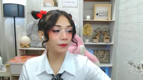 exotictssavie online show from November 16, 6:35 pm