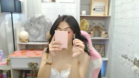 exotictssavie online show from December 1, 5:18 pm