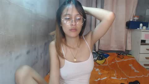 Snapshot of expenseve_kendy chatting on March 6, 5:53 pm veronica online show from March 6, 5:53 pm