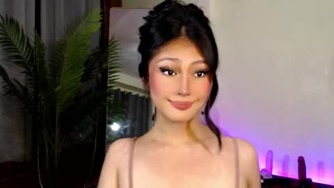 Snapshot of expensive_candyx chatting on December 17, 12:11 pm Candy  online show from December 17, 12:11 pm