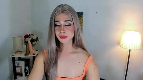 expensive_elise online show from March 2, 12:34 pm