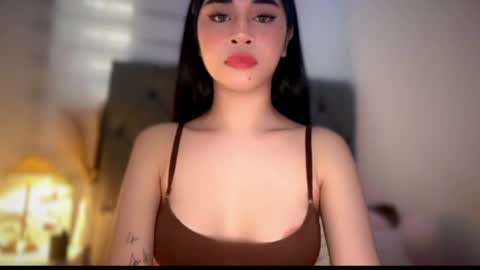 Snapshot of expensivets_chloe chatting on May 21, 5:03 am chloee online show from May 21, 5:03 am