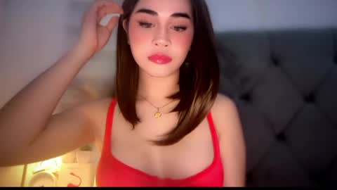 Snapshot of expensivets_chloe chatting on May 23, 6:56 pm chloee online show from May 23, 6:56 pm