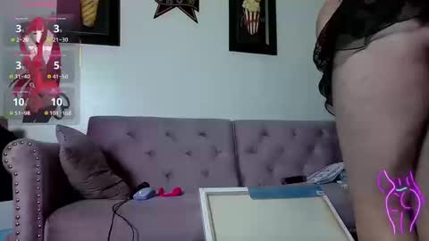 Snapshot of explicitshaybaby chatting on October 12, 5:06 am explicitshaybaby online show from October 12, 5:06 am