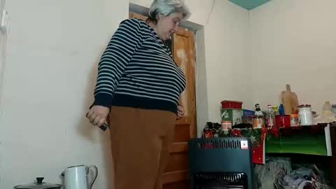 Snapshot of exquisitemature chatting on January 25, 6:24 pm ExquisiteMature online show from January 25, 6:24 pm