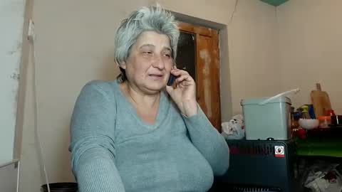 Snapshot of exquisitemature chatting on February 18, 6:37 am ExquisiteMature online show from February 18, 6:37 am