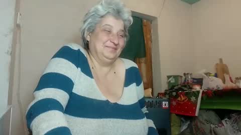 Snapshot of exquisitemature chatting on February 22, 3:25 pm ExquisiteMature online show from February 22, 3:25 pm