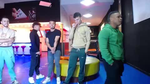 extrangers online show from February 26, 12:14 pm