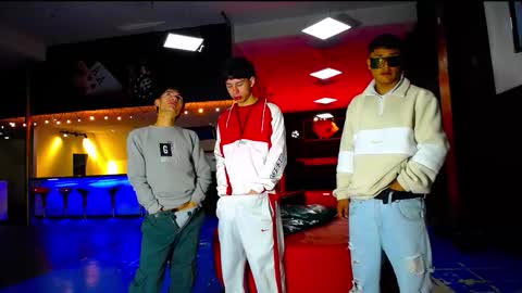 extrangers online show from October 27, 1:26 pm