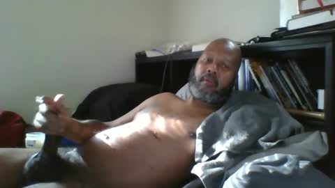 Snapshot of eyequee0007 chatting on February 10, 9:04 pm eyequee0007 online show from February 10, 9:04 pm