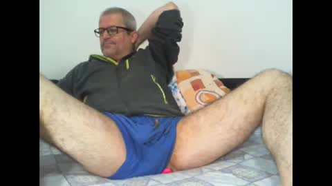 Snapshot of eyes12 chatting on April 23, 5:19 am GEORGE online show from April 23, 5:19 am