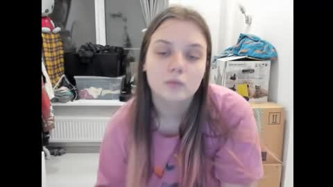 Snapshot of eyes_say_yes chatting on February 15, 8:16 pm Yara online show from February 15, 8:16 pm