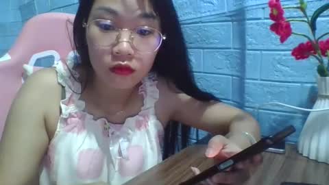 Snapshot of eyewet chatting on April 16, 1:06 am Eye online show from April 16, 1:06 am