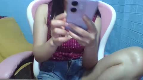 Snapshot of eyewet chatting on April 19, 12:00 am Eye online show from April 19, 12:00 am