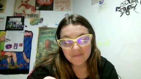 Snapshot of ezlngirl chatting on May 19, 6:09 am Aimee online show from May 19, 6:09 am