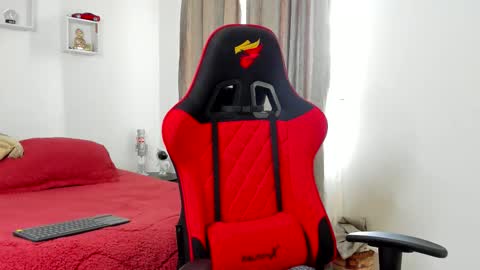 Ezzio Scolaro online show from February 3, 1:27 pm