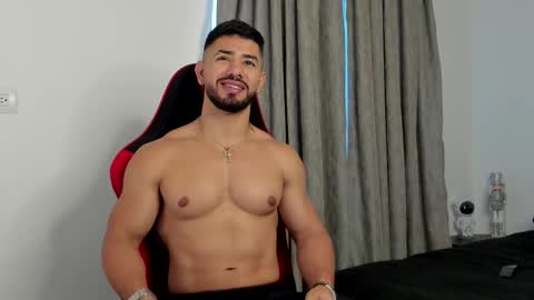 Ezzio Scolaro online show from February 26, 11:04 pm