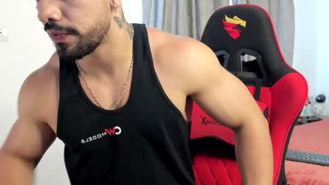 Ezzio Scolaro online show from March 24, 10:15 pm