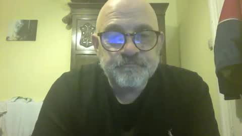 Snapshot of f1zzeek chatting on April 22, 11:06 pm f1zzeek online show from April 22, 11:06 pm